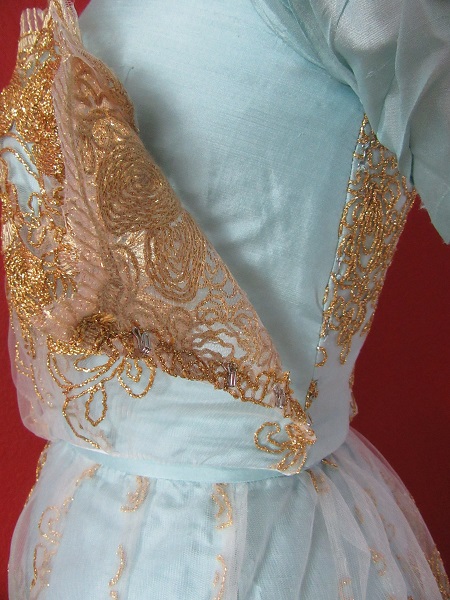 1890-1900s Reproduction Light Blue Ball Gown Bodice Closure