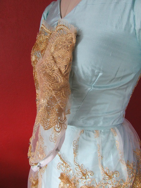 1890-1900s Reproduction Light Blue Ball Gown Bodice Closure