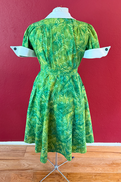 Reproduction 1950s Green Batik Dress Back. Laughing Moon #134 Shirtwaist Dress