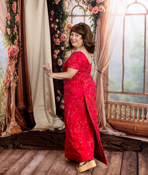 Reproduction 1963 Red Hibiscus Dress at Costume College 2024. Vogue V1965. Photo by Mark Edwards Photographer.