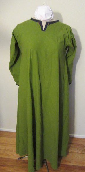 Viking Reproduction Green Underdress Shift Front. 
