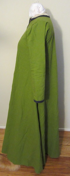 Viking Reproduction Green Underdress Shift Left. 