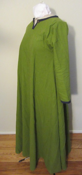 Viking Reproduction Green Underdress Shift Left Quarter View.